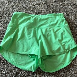 Lululemon Speed up high rise short 2.5 in. Size 6